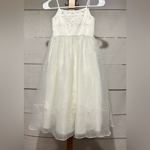 David’s Bridal Flower Girl Junior Bridesmaid Girl’s Dress Embroidery Tulle Sz 5 - Picture 1 of 7